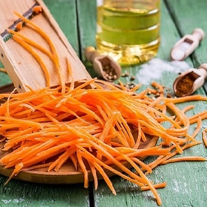 How to deliciously prepare carrots in Korean style for the winter in jars