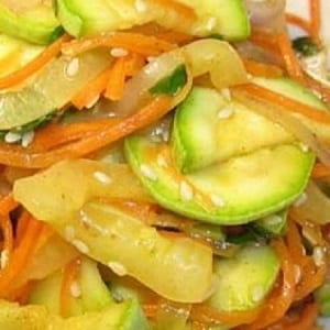 How to deliciously prepare carrots in Korean style for the winter in jars