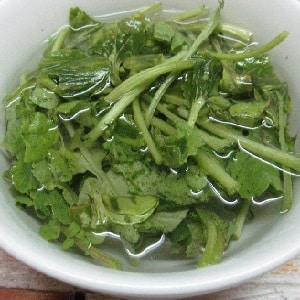 Is it possible to eat radish stem and leaves?