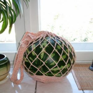 At what temperature and how long can watermelon be stored?
