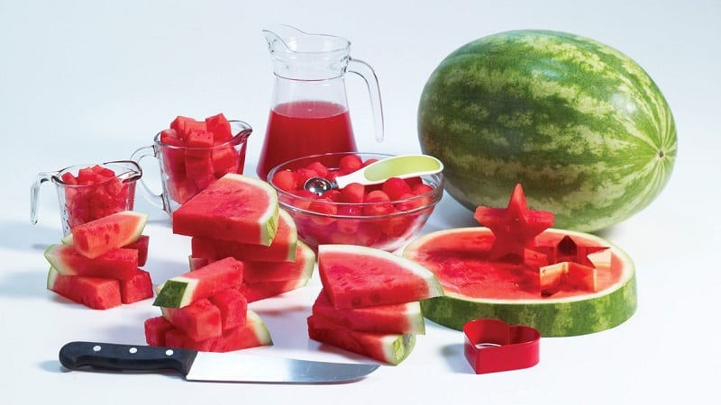 A woman’s faithful friend is watermelon: how is it good for the body?