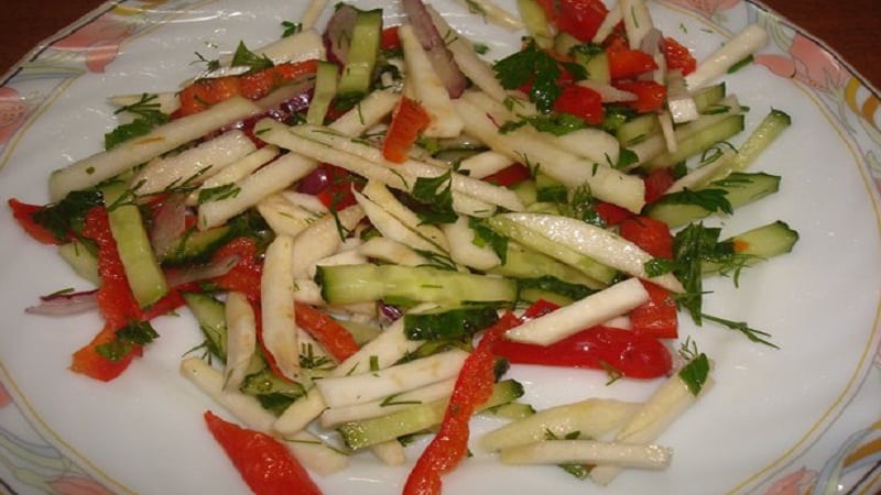 What are the features of apple celery and why is it worth growing?