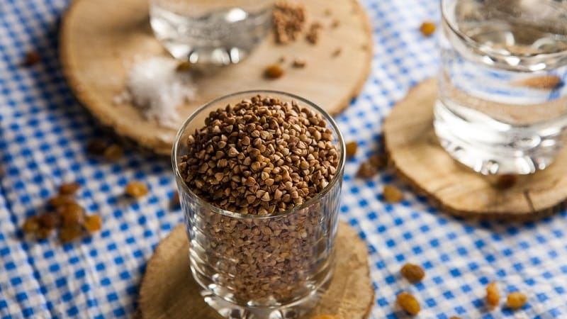 Cooking cereals easily and simply without cooking: how to steam buckwheat overnight and how it is useful