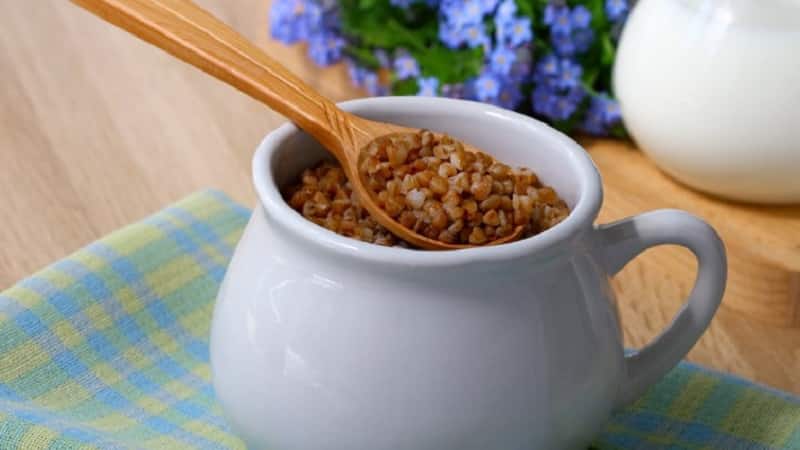 Cooking cereals easily and simply without cooking: how to steam buckwheat overnight and how it is useful