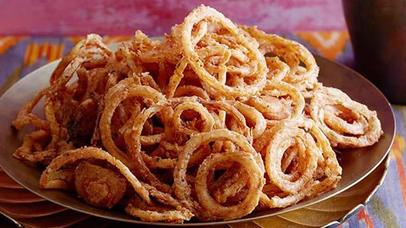 How to fry onions correctly: the best methods and delicious recipes