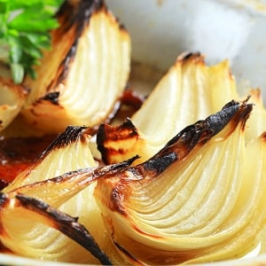 How to prepare baked onions to draw out pus and use them correctly