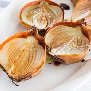 How to prepare baked onions to draw out pus and use them correctly