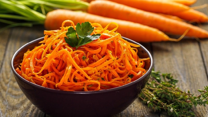 What is the calorie content of Korean carrots and can you eat them while losing weight?