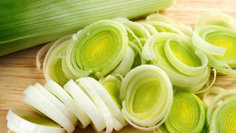 What part of leek is eaten and how to cook it correctly