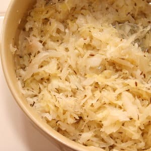 How to quickly and tasty cook sauerkraut with caraway seeds