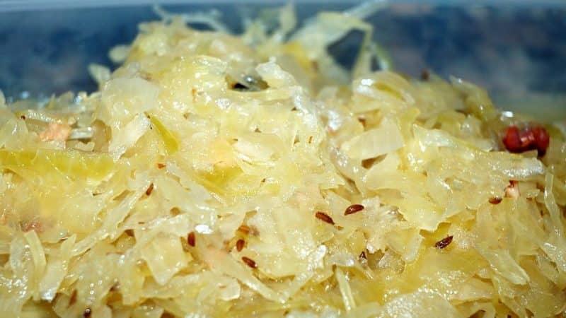 How to quickly and tasty cook sauerkraut with caraway seeds