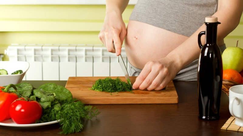 Is it possible to eat parsley during pregnancy?