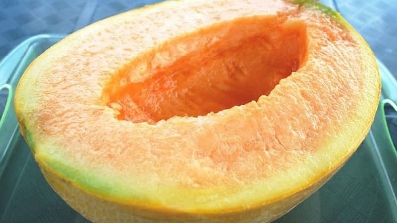 Why is the melon pink inside and is it possible to eat it?