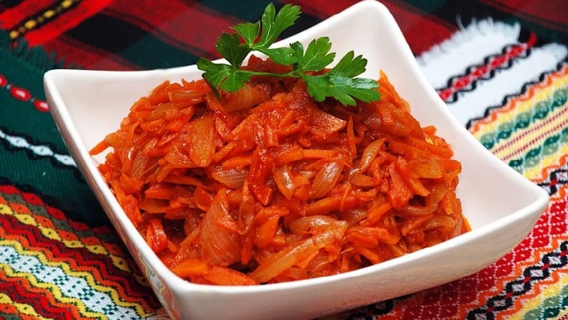Useful properties of stewed onions for the body and the most delicious recipes