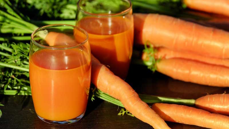 The benefits and harms of carrot juice: prepare and drink correctly with maximum therapeutic effect