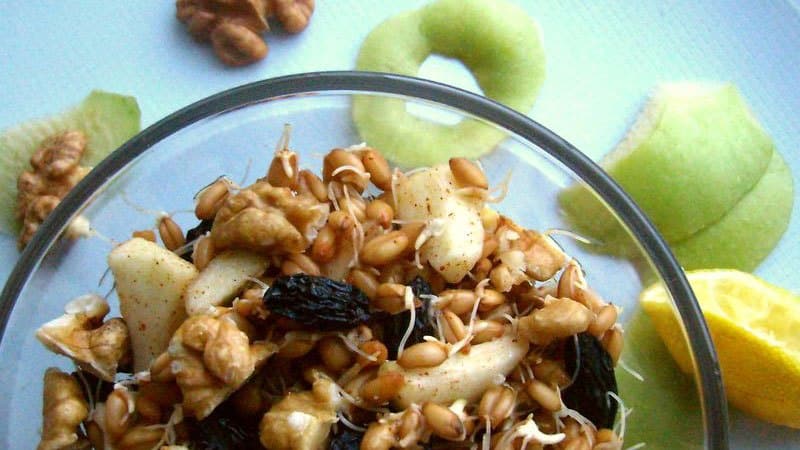 Step-by-step guide on how to germinate wheat at home