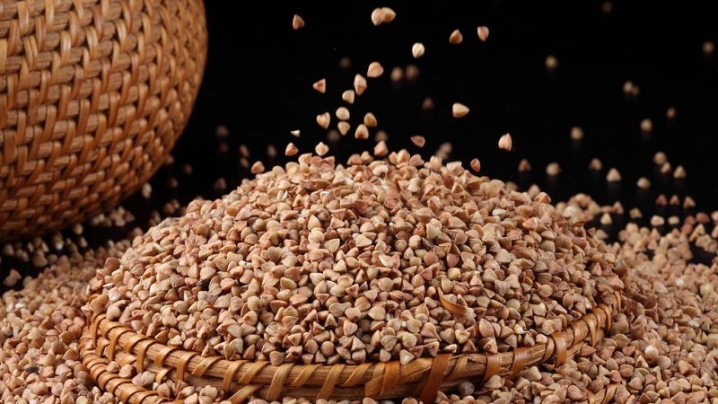 How much iron is in buckwheat and how well is it absorbed?