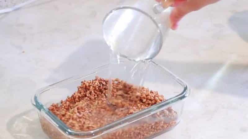 Beneficial properties and calorie content of buckwheat steamed with boiling water