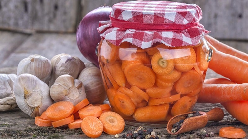 Time-tested, delicious recipes for carrots in jars for the winter