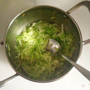 How to preserve leeks for the winter: drying, freezing and the best preparation recipes