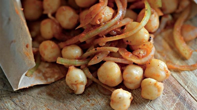 What happens if you fry red onions instead of white and is it possible to do so?