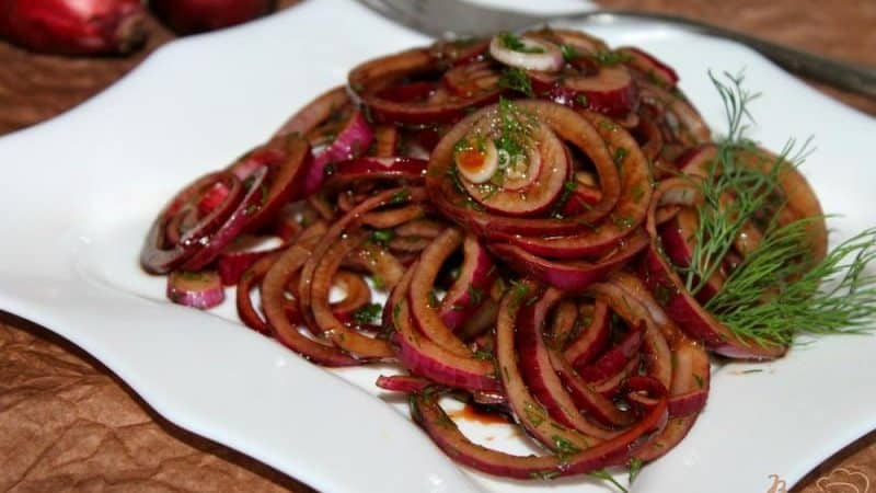 What happens if you fry red onions instead of white and is it possible to do so?