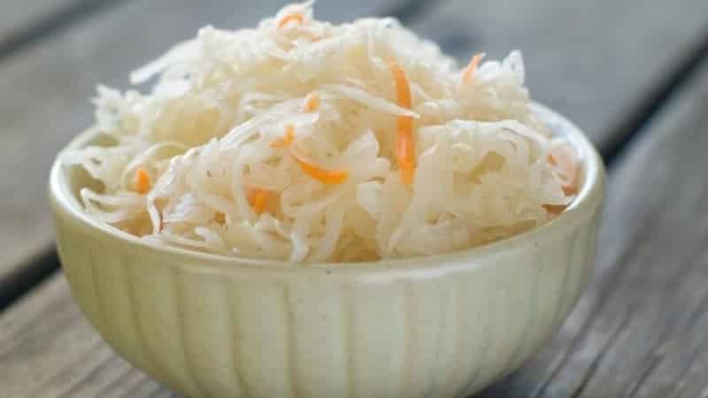 What is healthier: sauerkraut or salted cabbage, and how they differ
