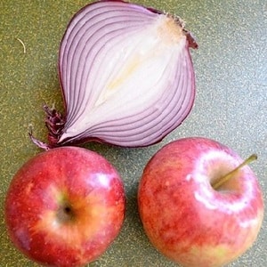 How to properly prepare and use onions with sugar for cough