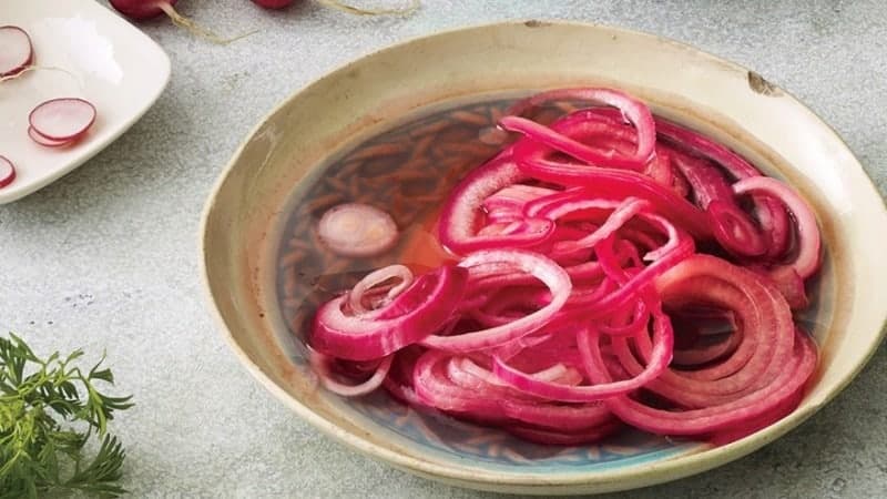 Best recipes: how to pickle red onions