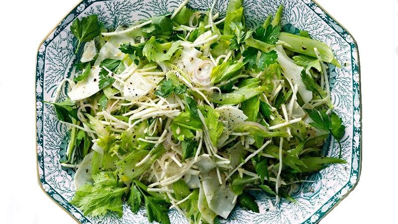 What types of celery are there and how do they differ?