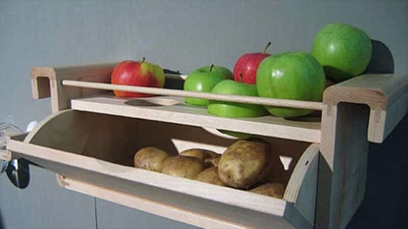 What is the maximum shelf life of potatoes and how to extend it