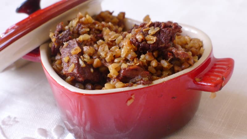 Is it possible to lose weight on buckwheat with meat and what is its calorie content?