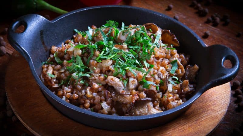 Is it possible to lose weight on buckwheat with meat and what is its calorie content?