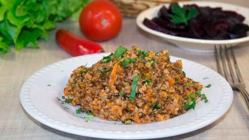 Is it possible to lose weight on buckwheat with meat and what is its calorie content?