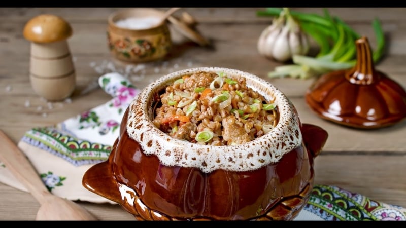 Is it possible to lose weight on buckwheat with meat and what is its calorie content?