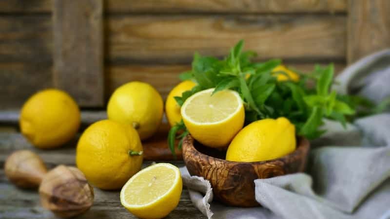 Beneficial properties of a medicinal mixture based on honey, lemon and celery root