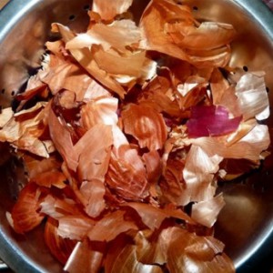 How to cure 100 diseases: the use of onion peels in folk medicine