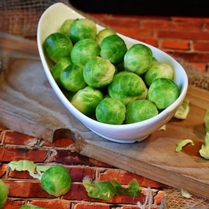 Proven ways to store Brussels sprouts for the winter in fresh, frozen and canned form