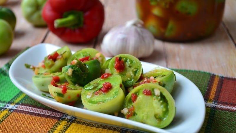 How to cook barrel green tomatoes at home: best recipes and cooking tips