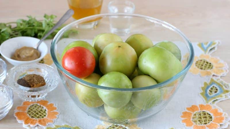 How to cook barrel green tomatoes at home: best recipes and cooking tips