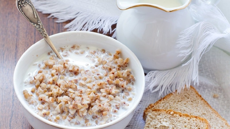 Why buckwheat with kefir is good for weight loss in the morning and how to prepare it correctly