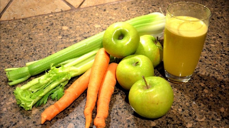 How to make delicious and healthy carrot-apple juice