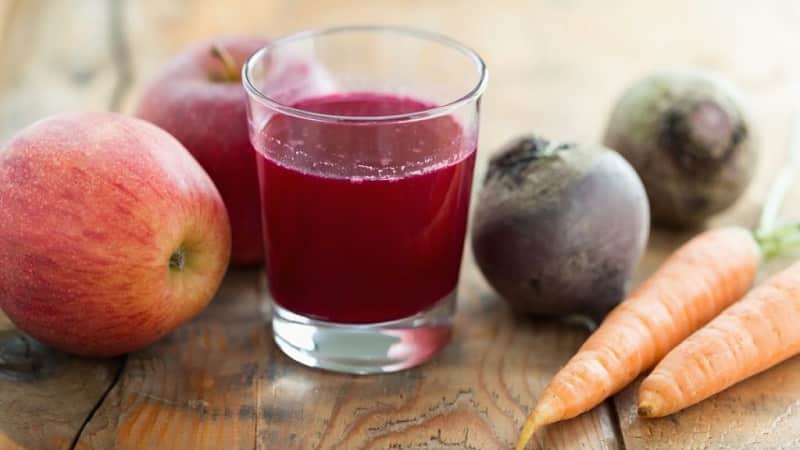 How to make delicious and healthy carrot-apple juice