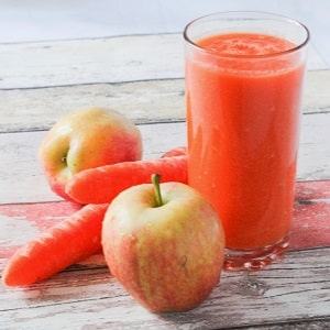 How to make delicious and healthy carrot-apple juice