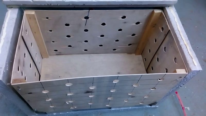Detailed instructions: how to make a potato storage box on the balcony