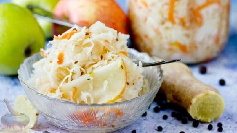 How to deliciously and simply prepare sauerkraut with ginger