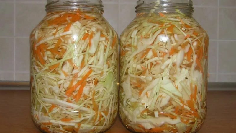 How to prepare cabbage with aspirin for the winter in a 3-liter jar, tasty and simple