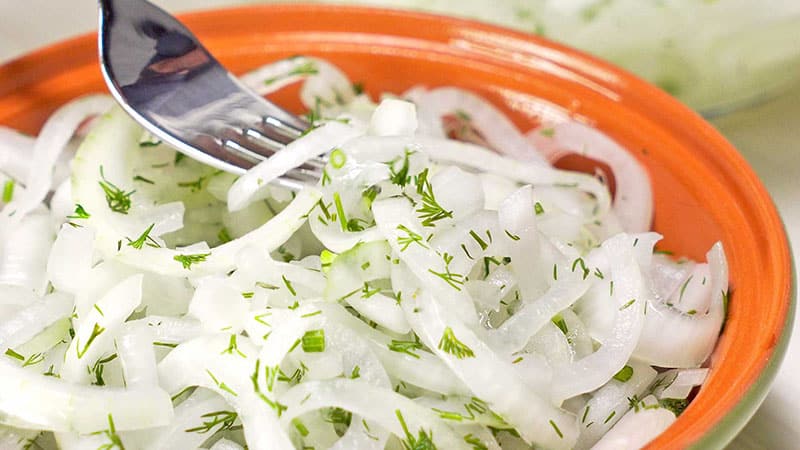 The most delicious recipes: how to pickle onions in vinegar