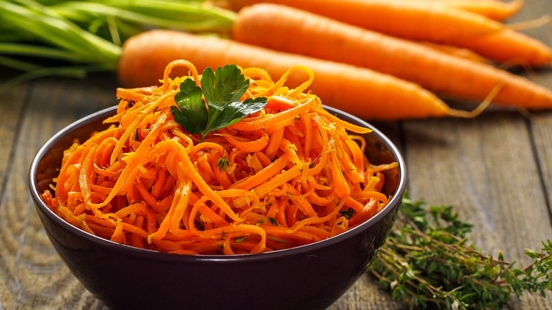 Calories, vitamins and nutritional value of fresh and cooked carrots