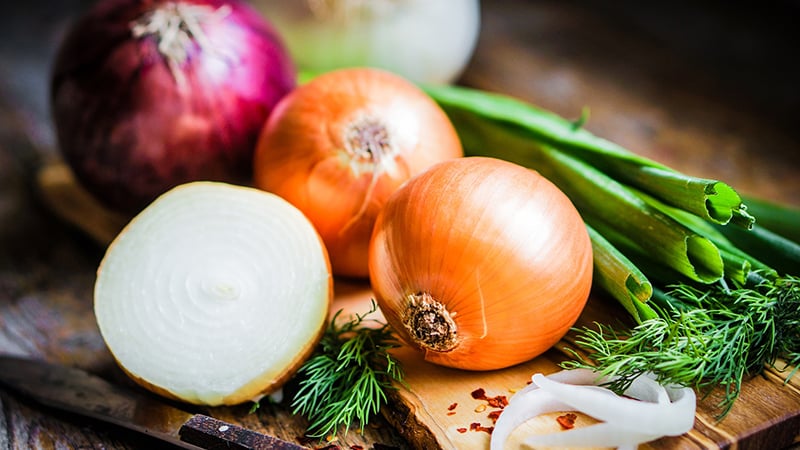 Is it possible to eat onions while breastfeeding?